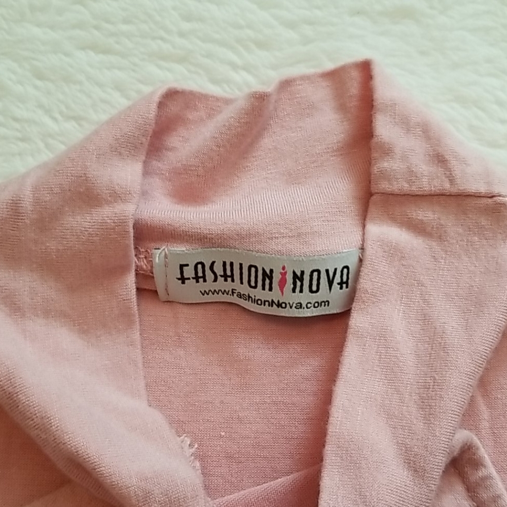 Women's Fashion Nova Cut out shirt Small EUC - Picture 4 of 6